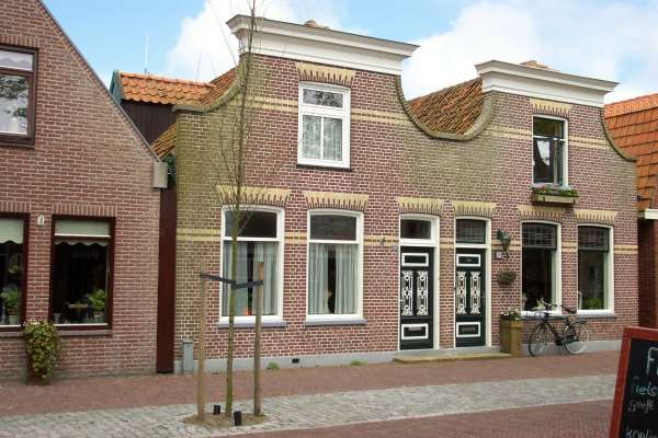 Dorpsstraat 30 Halfvrijstaand huisje in de Dorpsstraat op Vlieland